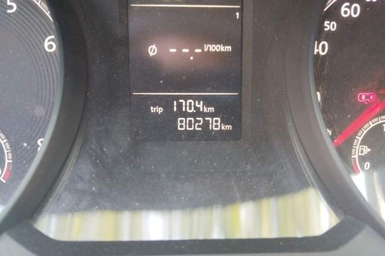 Used Volkswagen Passat 2016 330TSI DSG Luxury Edition Odometer Close Up