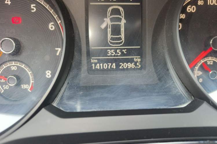 Used Volkswagen Passat 2016 280TSI DSG Prestige Edition Odometer Close Up