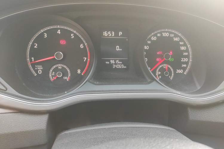 Used Volkswagen Passat 2016 280TSI DSG Prestige Edition Odometer Close Up