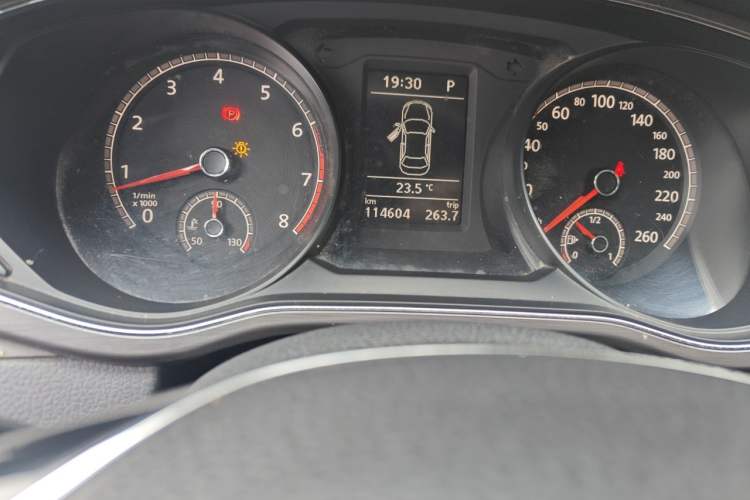 Used Volkswagen Passat 2016 330TSI DSG Prestige Edition Odometer Close Up
