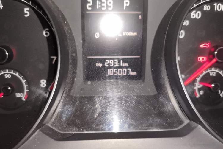 Used Volkswagen Passat 2016 1.8T Government Procurement Version (CEA Engine + 6AT) Odometer Close Up