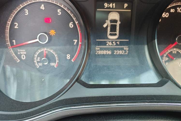 Used Volkswagen Passat 2016 330TSI DSG Luxury Edition Odometer Close Up