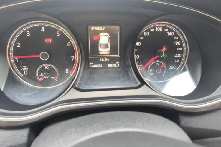 Used Volkswagen Passat 2016 330TSI DSG Prestige Edition Odometer Close Up