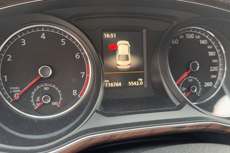 Used Volkswagen Passat 2016 380TSI DSG Ultimate Edition Odometer Close Up