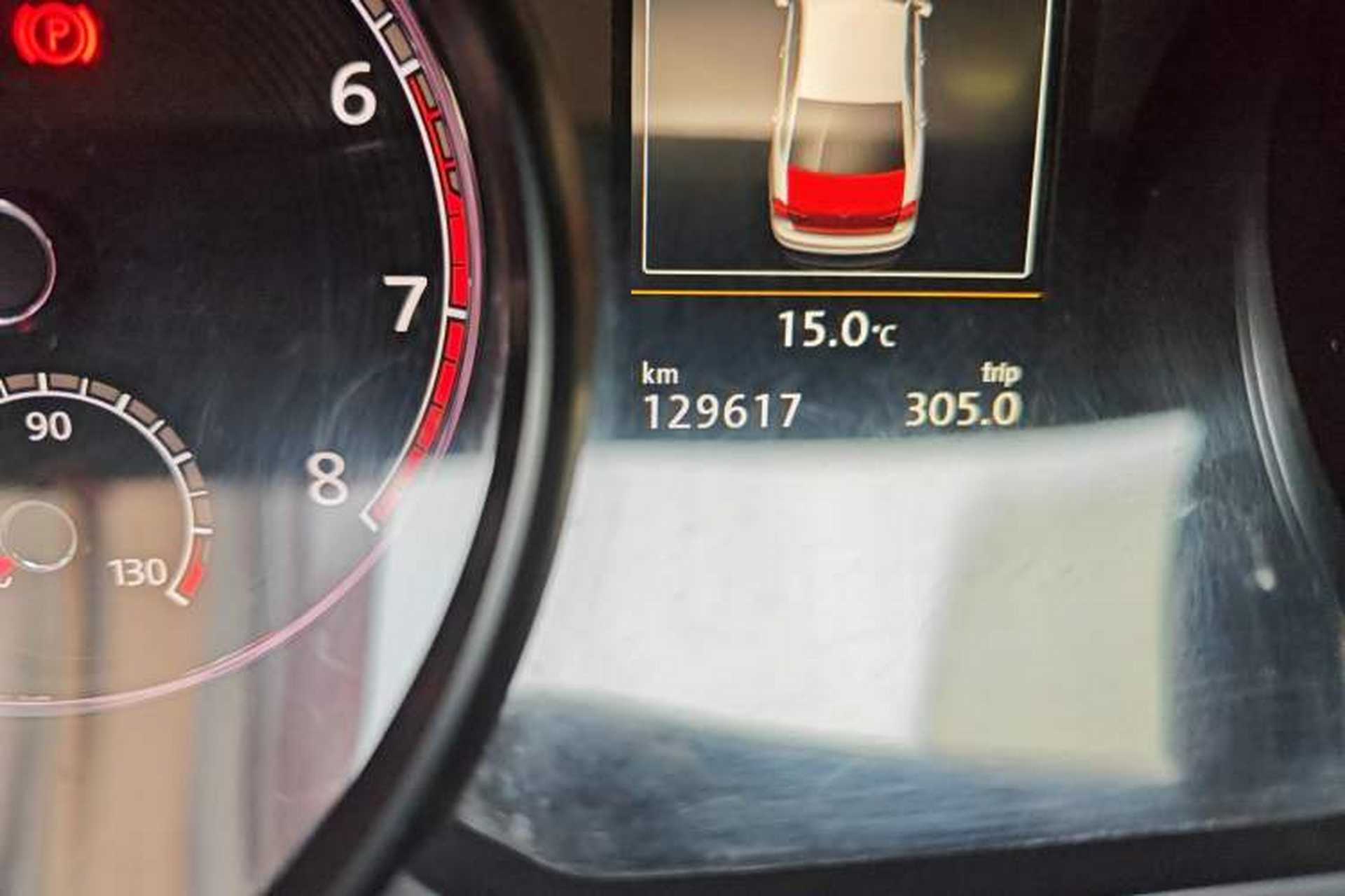 Used Volkswagen Passat 2016 330TSI DSG Prestige Edition Odometer Close Up