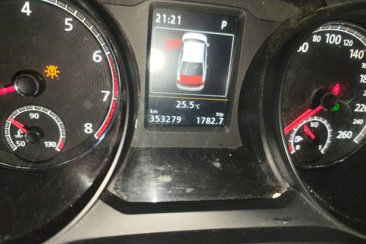Used Volkswagen Passat 2016 380TSI DSG Prestige Edition Odometer Close Up