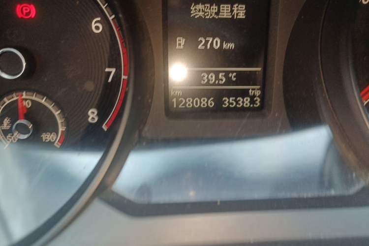 Used Volkswagen Passat 2016 330TSI DSG Luxury Edition Odometer Close Up
