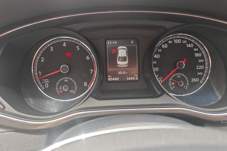 Used Volkswagen Passat 2016 330TSI DSG Prestige Edition Odometer Close Up