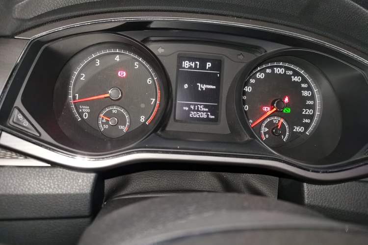 Used Volkswagen Passat 2016 1.8T Government Procurement Version (CEA Engine + 6AT) Odometer Close Up