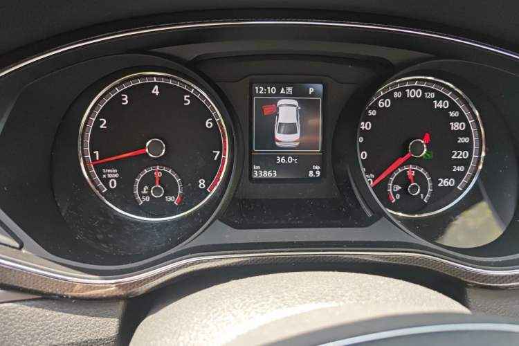Used Volkswagen Passat 2016 330TSI DSG Prestige Edition Odometer Close Up