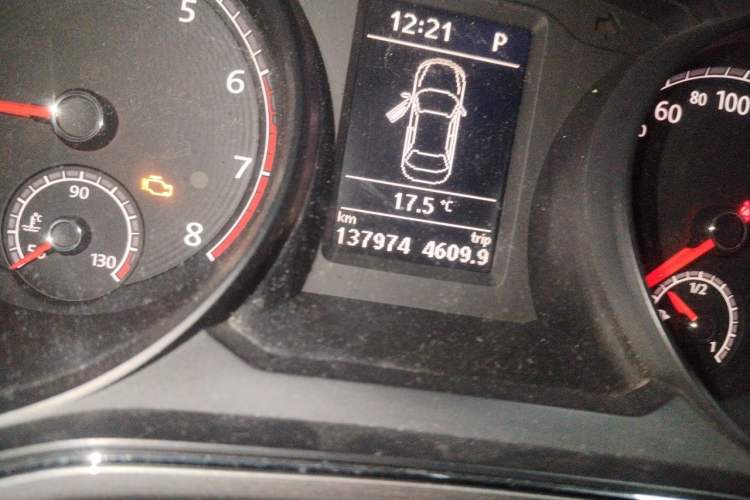 Used Volkswagen Passat 2016 330TSI DSG Luxury Edition Odometer Close Up