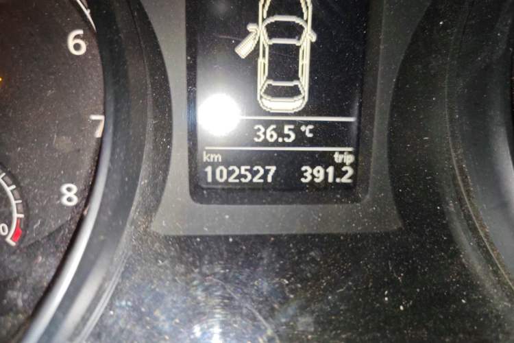 Used Volkswagen Passat 2016 330TSI DSG Luxury Edition Odometer Close Up