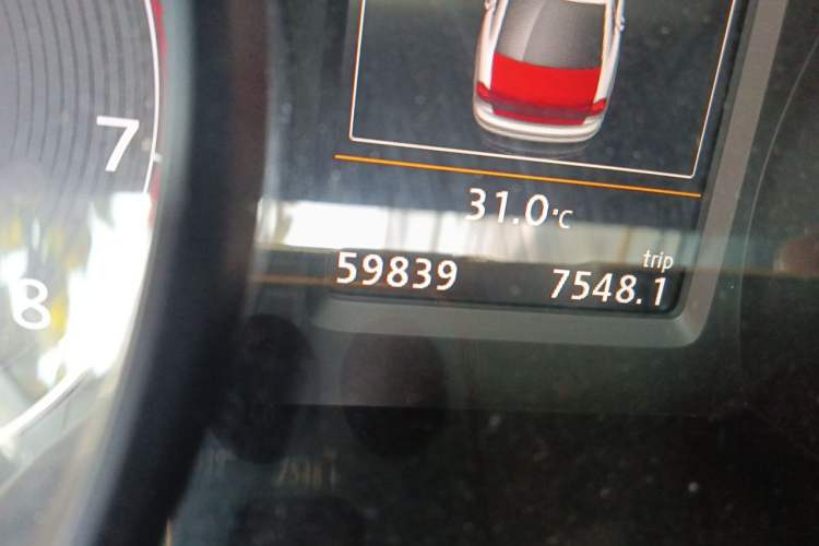 Used Volkswagen Passat 2016 330TSI DSG Prestige Edition Odometer Close Up