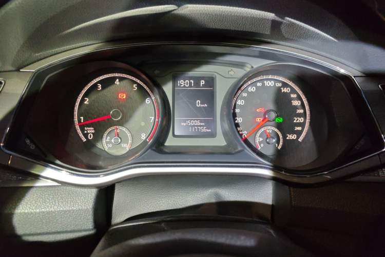 Used Volkswagen Passat 2016 330TSI DSG Luxury Edition Odometer Close Up