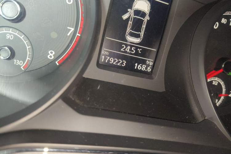 Used Volkswagen Passat 2016 280TSI DSG Prestige Edition Odometer Close Up