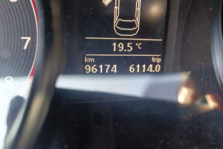 Used Volkswagen Passat 2016 330TSI DSG Luxury Edition Odometer Close Up