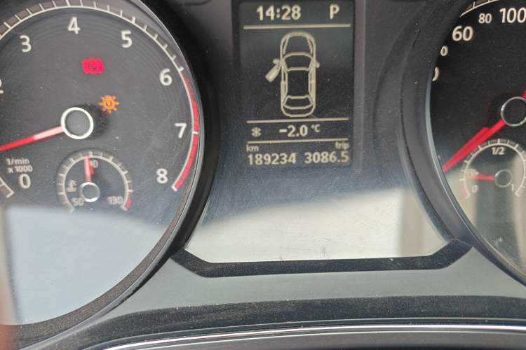 Used Volkswagen Passat 2016 280TSI DSG Prestige Edition Odometer Close Up