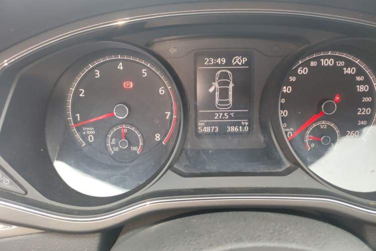 Used Volkswagen Passat 2016 280TSI DSG Prestige Edition Odometer Close Up