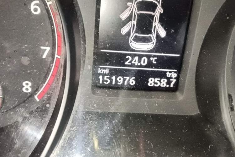 Used Volkswagen Passat 2016 330TSI DSG Luxury Edition Odometer Close Up