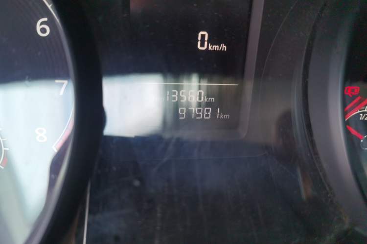 Used Volkswagen Passat 2016 330TSI DSG Luxury Edition Odometer Close Up