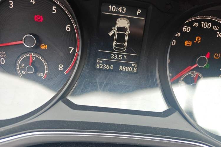 Used Volkswagen Passat 2016 330TSI DSG Luxury Edition Odometer Close Up