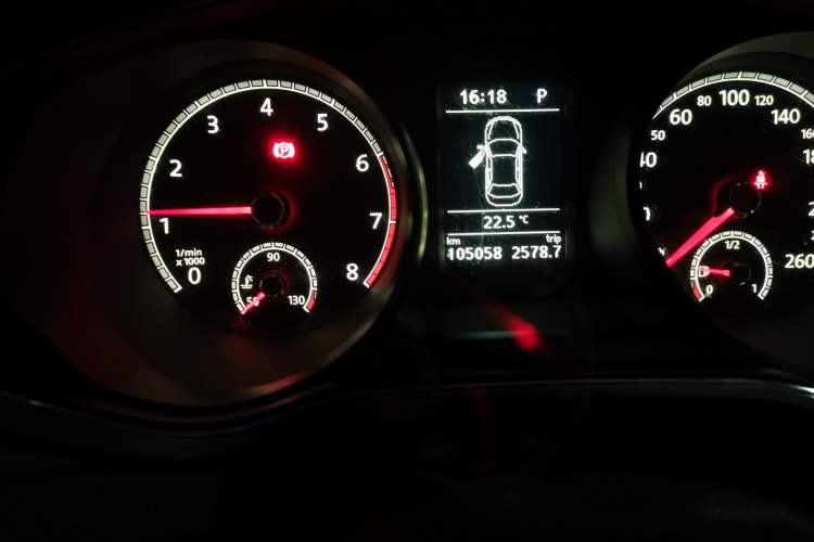 Used Volkswagen Passat 2016 330TSI DSG Luxury Edition Odometer Close Up