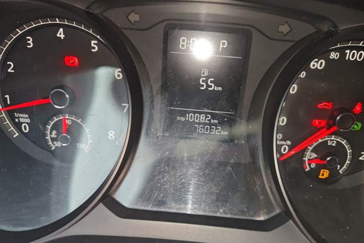 Used Volkswagen Passat 2016 330TSI DSG Luxury Edition Odometer Close Up