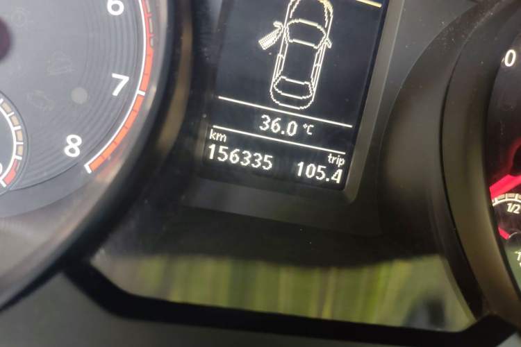 Used Volkswagen Passat 2016 330TSI DSG Luxury Edition Odometer Close Up