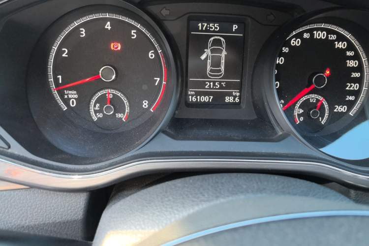 Used Volkswagen Passat 2016 330TSI DSG Luxury Edition Odometer Close Up