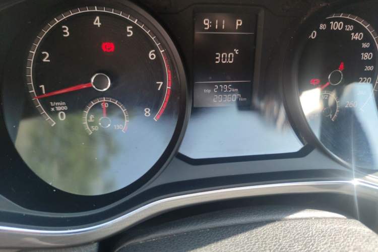 Used Volkswagen Passat 2016 1.8T Government Procurement Version (CEA Engine + 6AT) Odometer Close Up