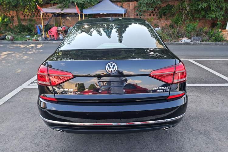 Used Volkswagen Passat 2016 330TSI DSG Luxury Edition Rear