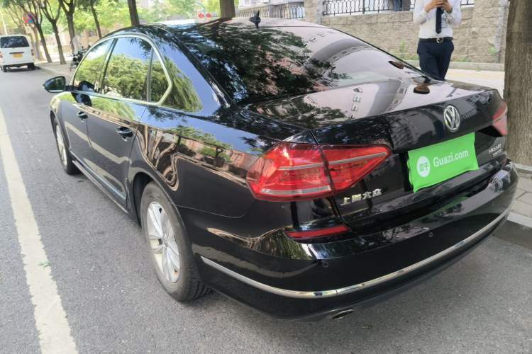 Used Volkswagen Passat 2016 330TSI DSG Luxury Edition Rear Left 45 Deg