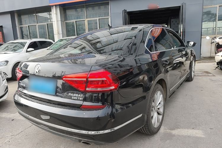 Used Volkswagen Passat 2016 330TSI DSG Luxury Edition Rear Right 45 Deg