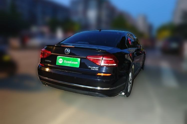 Used Volkswagen Passat 2016 330TSI DSG Luxury Edition Rear Right 45 Deg