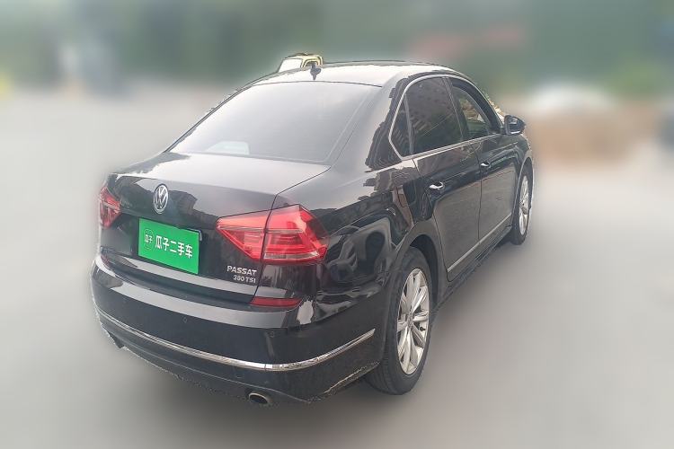 Used Volkswagen Passat 2016 330TSI DSG Luxury Edition Rear Right 45 Deg