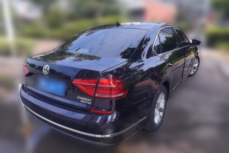 Used Volkswagen Passat 2016 330TSI DSG Luxury Edition Rear Right 45 Deg