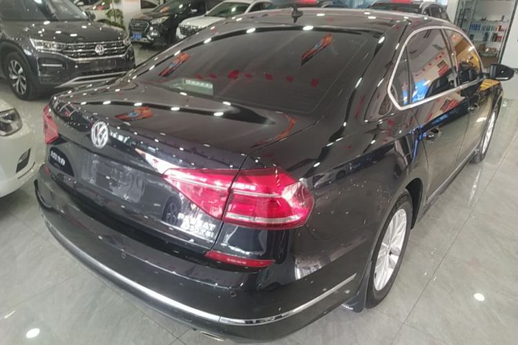 Used Volkswagen Passat 2016 330TSI DSG Luxury Edition Rear Right 45 Deg