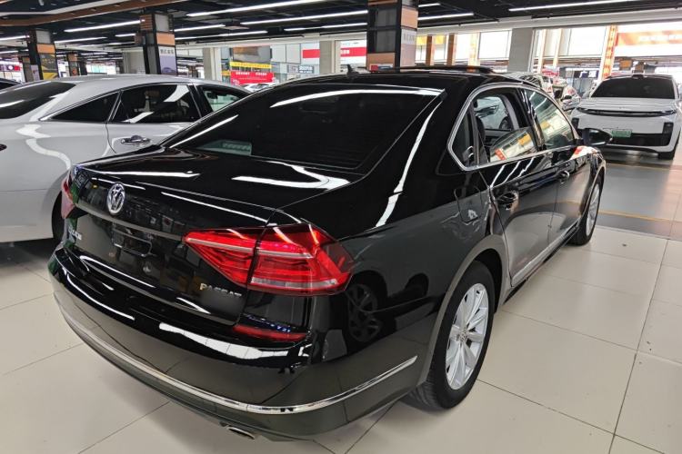 Used Volkswagen Passat 2016 330TSI DSG Luxury Edition Rear Right 45 Deg