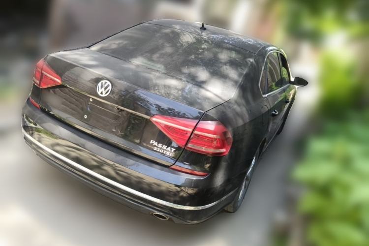 Used Volkswagen Passat 2016 330TSI DSG Luxury Edition Rear Right 45 Deg