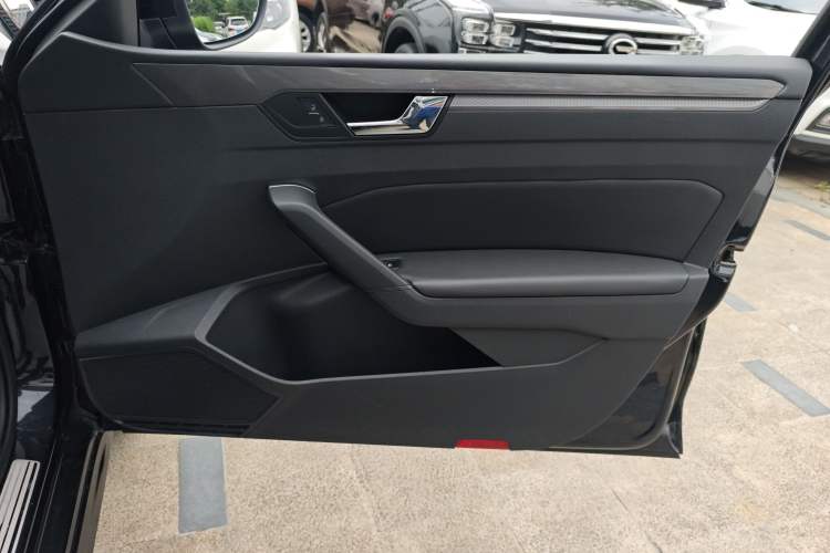 Used Volkswagen Passat 2016 1.8T Government Procurement Version (CEA Engine + 6AT) Right Front Door Interior