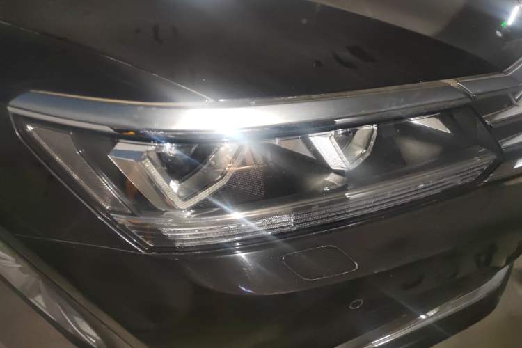 Used Volkswagen Passat 2016 330TSI DSG Prestige Edition Right Front Headlight