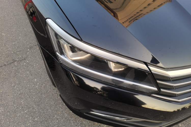 Used Volkswagen Passat 2016 330TSI DSG Luxury Edition Right Front Headlight