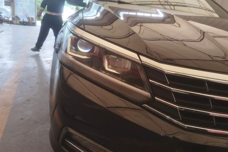 Used Volkswagen Passat 2016 330TSI DSG Luxury Edition Right Front Headlight