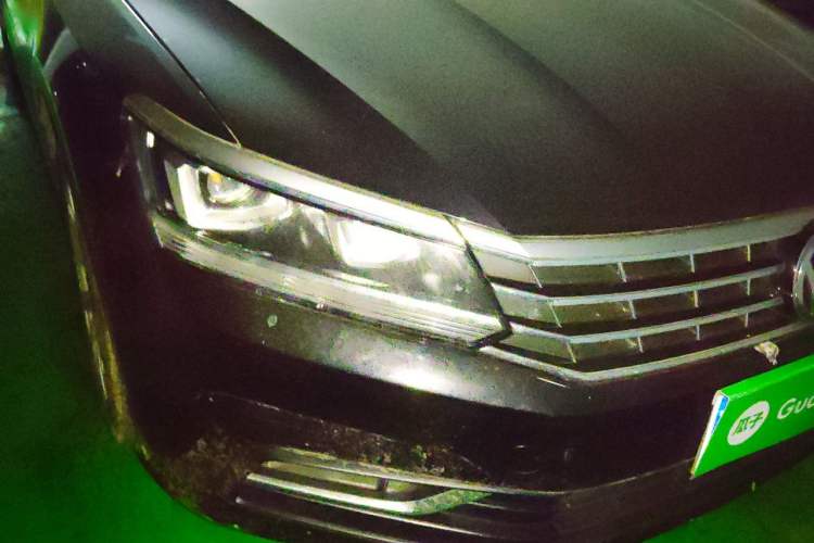 Used Volkswagen Passat 2016 330TSI DSG Luxury Edition Right Front Headlight