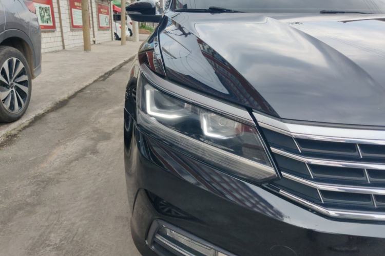 Used Volkswagen Passat 2016 1.8T Government Procurement Version (CEA Engine + 6AT) Right Front Headlight