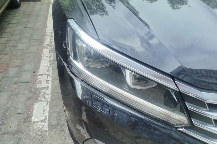 Used Volkswagen Passat 2016 380TSI DSG Prestige Edition Right Front Headlight