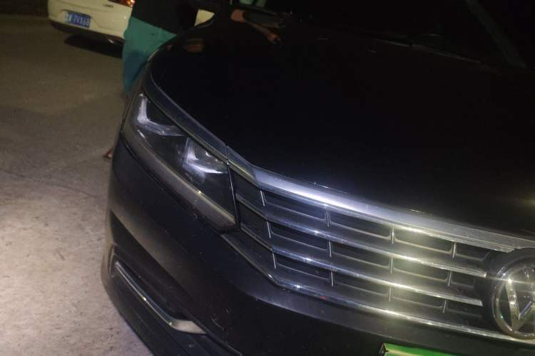 Used Volkswagen Passat 2016 280TSI DSG Prestige Edition Right Front Headlight