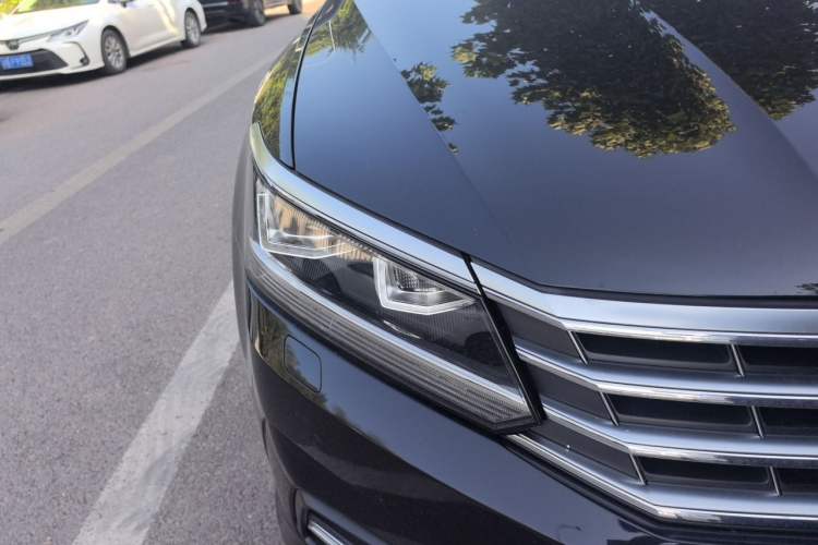 Used Volkswagen Passat 2016 330TSI DSG Prestige Edition Right Front Headlight
