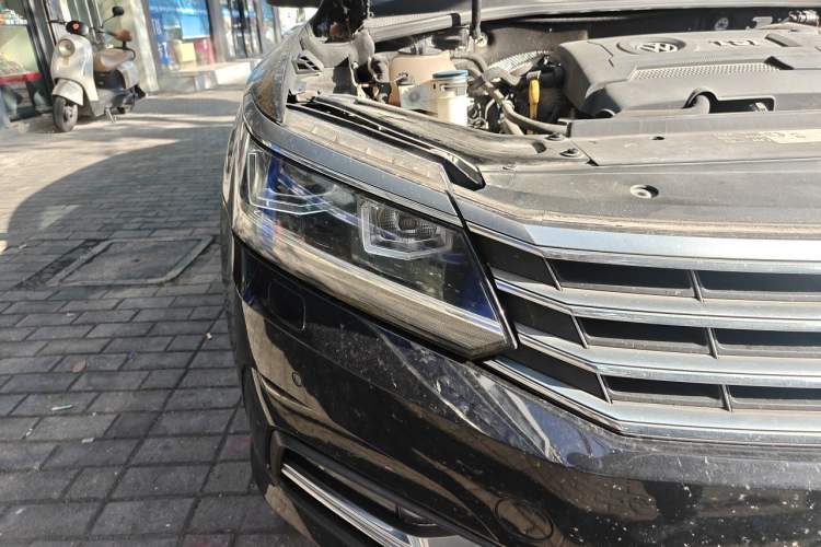 Used Volkswagen Passat 2016 330TSI DSG Prestige Edition Right Front Headlight