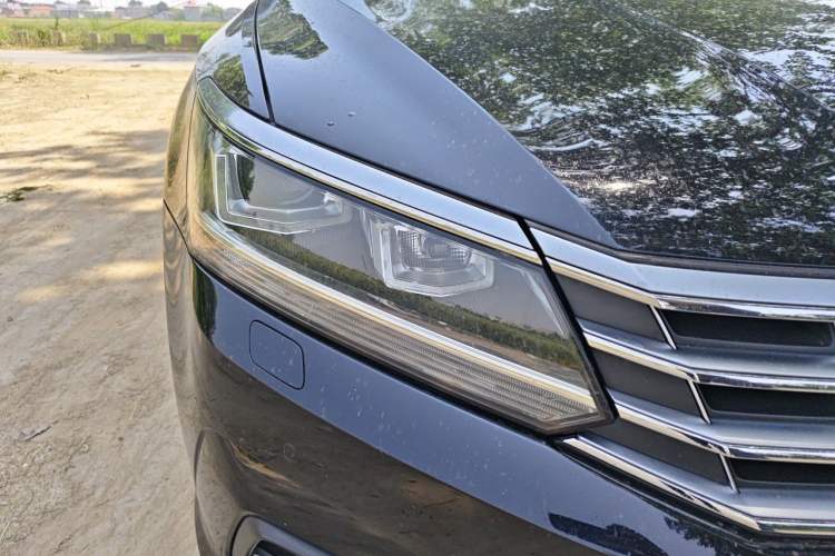 Used Volkswagen Passat 2016 380TSI DSG Prestige Edition Right Front Headlight